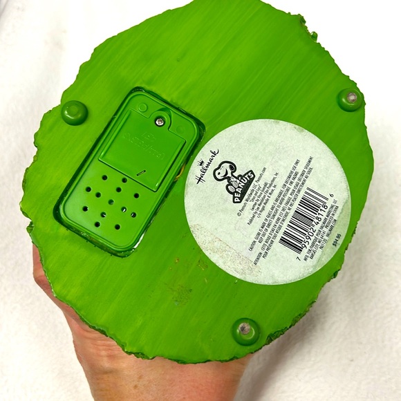 2014 PEANUTS Hallmark HAPPINESS IS CONTAGIOUS” musical snow globe - Picture 15 of 15